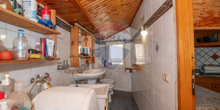 20251023230705-995704-10