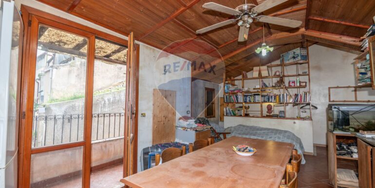 20251023230724-995704-13