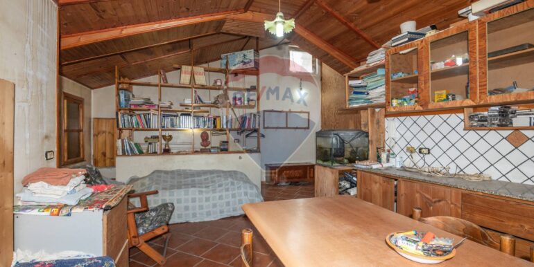 20251023230738-995704-15