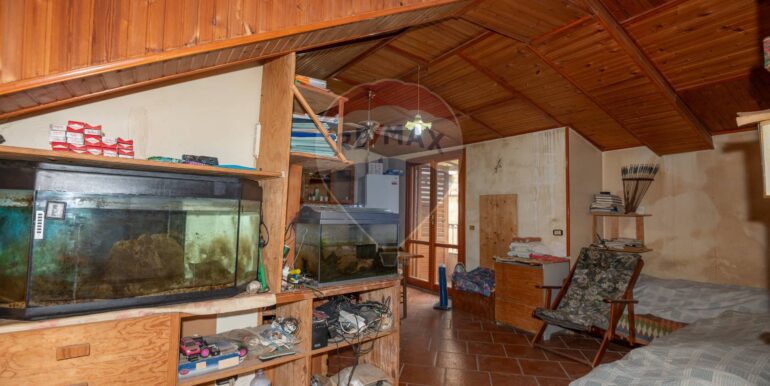 20251023230751-995704-17