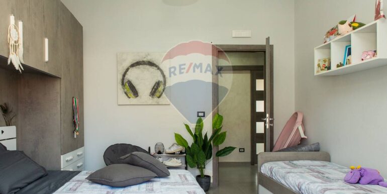 2025102395945-995510-19