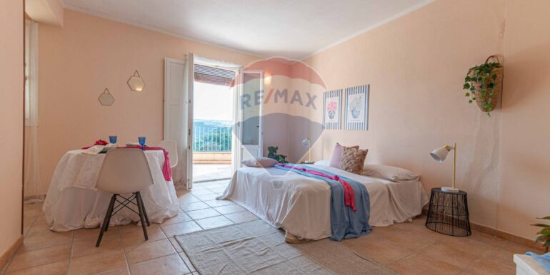 20251024103844-534758-8