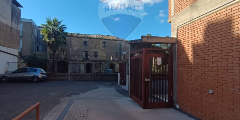 20251024160359-995889-5