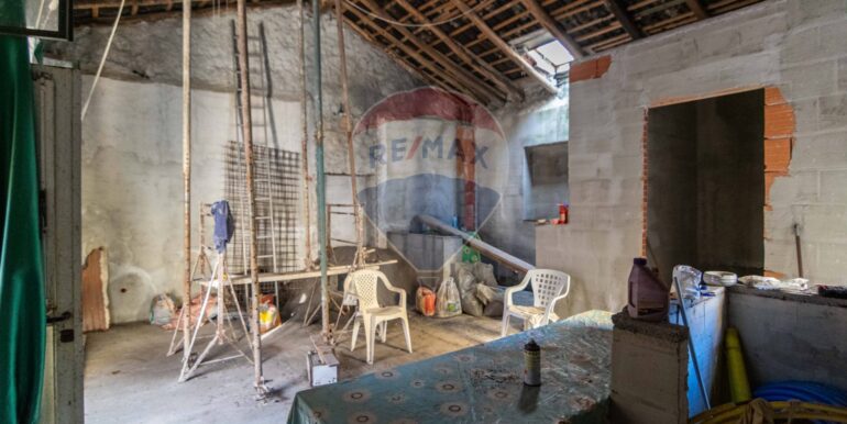 20251024183738-995974-2