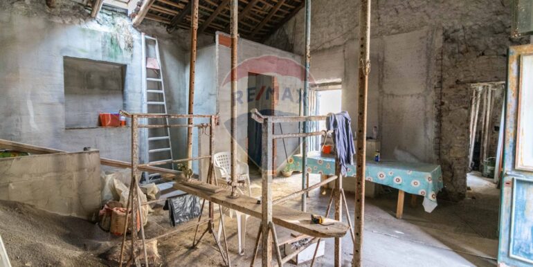 20251024183741-995974-3