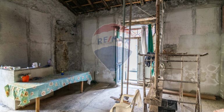 20251024183743-995974-4