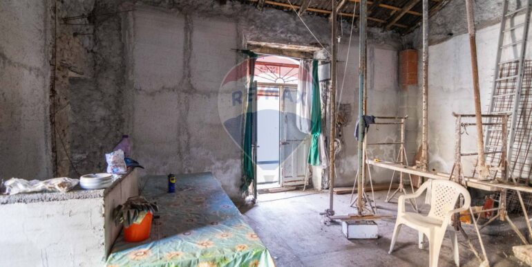 20251024183749-995974-6