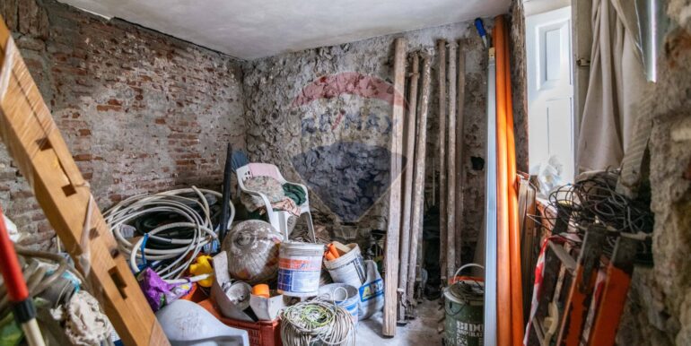 20251024183752-995974-7