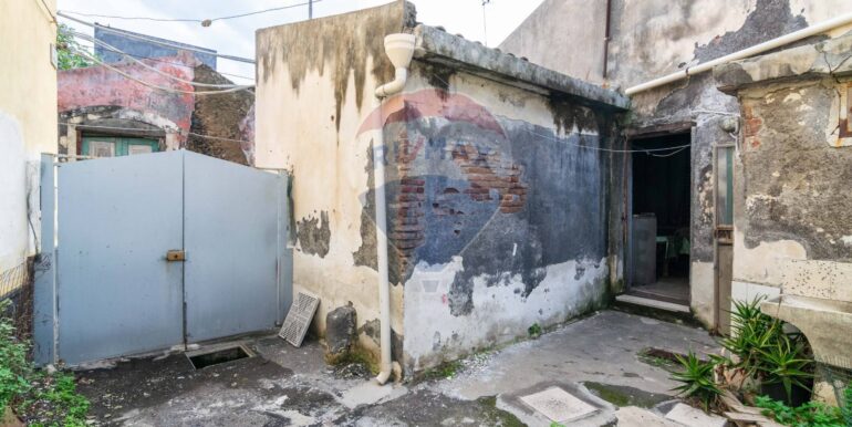 20251024183801-995974-10