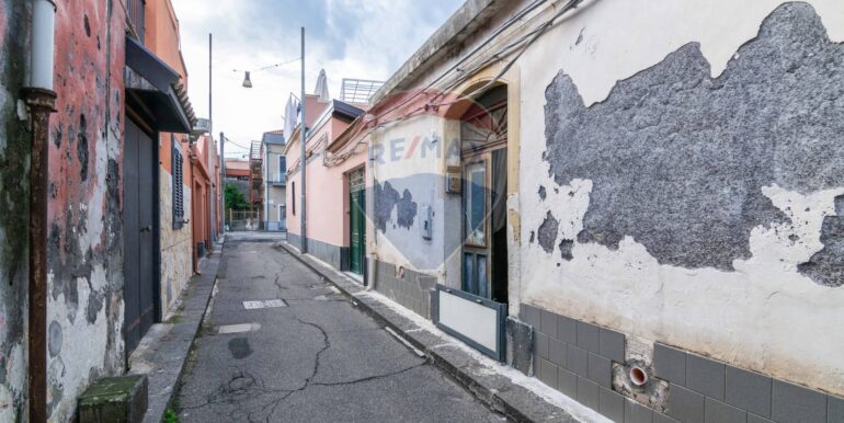 20251024183804-995974-11