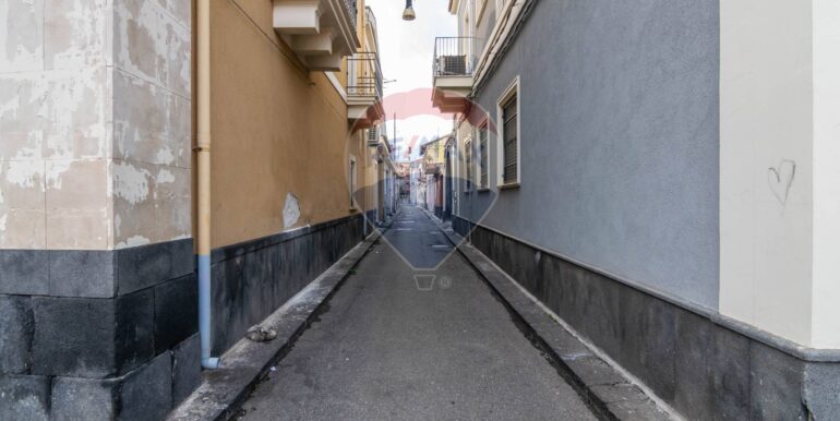 20251024183814-995974-14