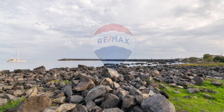 20251024183820-995974-16