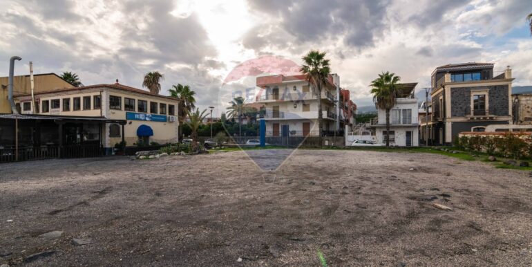 20251024183826-995974-18