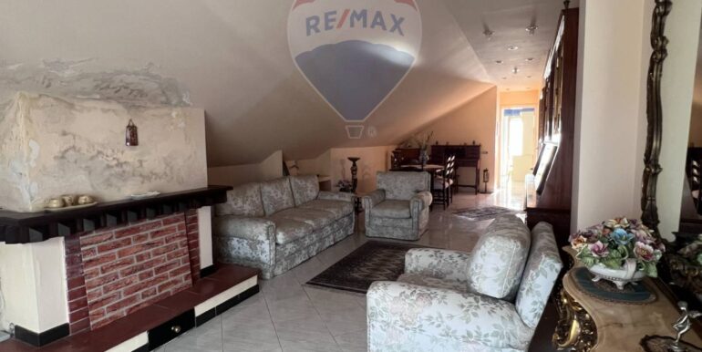 20251024185214-995993-5