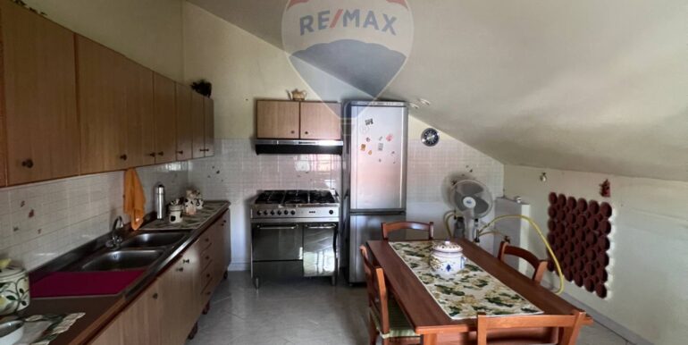 20251024185309-995993-6