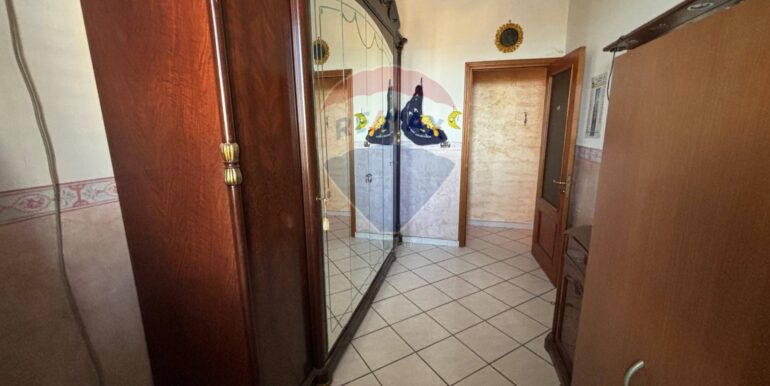 20251024185521-996001-4