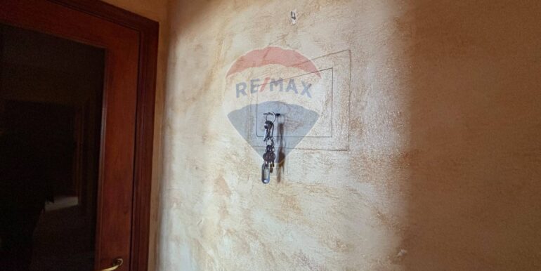 20251024185650-996001-7