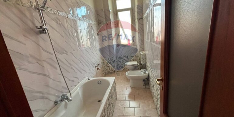 20251024185721-996001-8