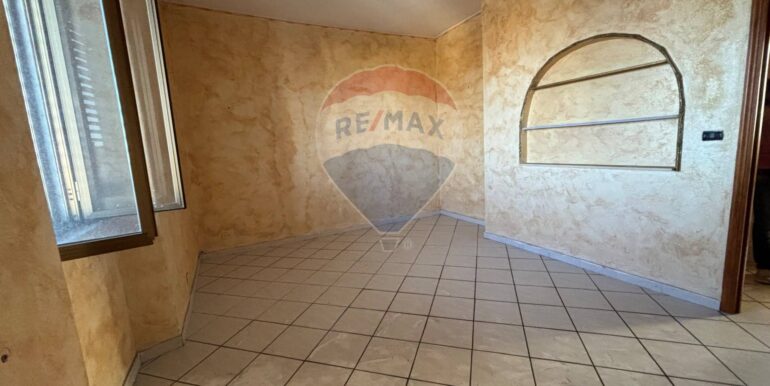 20251024190044-996001-16