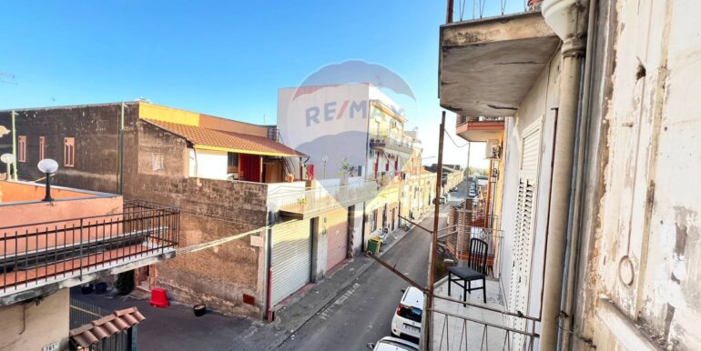 20251025225702-996109-7