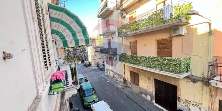 20251025225714-996109-10