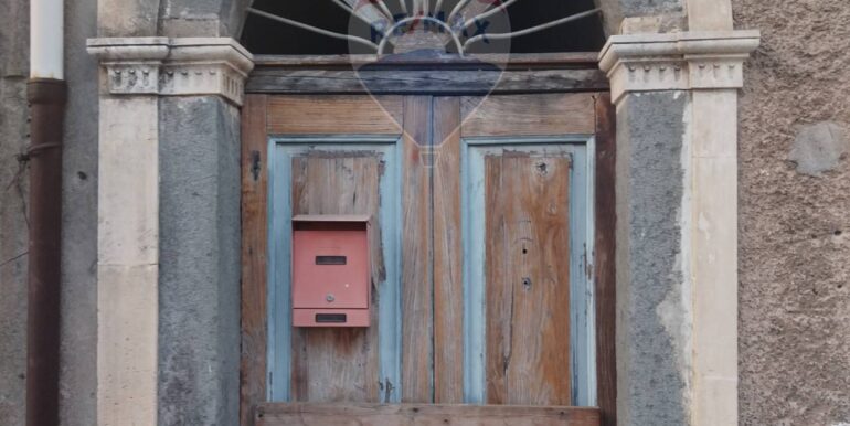 20251026121935-995352-7