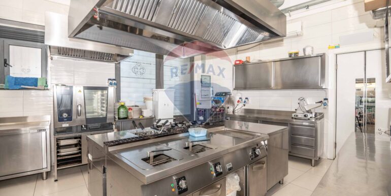 20251026163659-995894-12