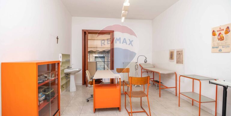 20251026212538-992733-11