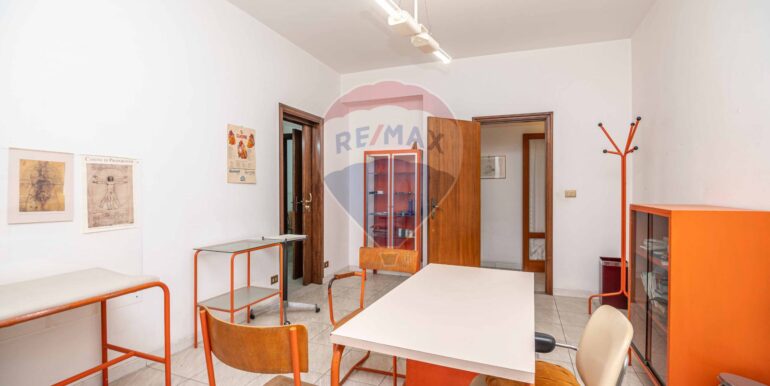 20251026212542-992733-12