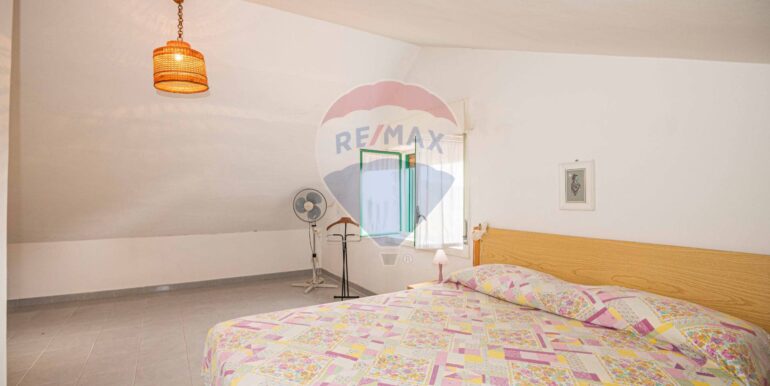 20251026213418-992752-12