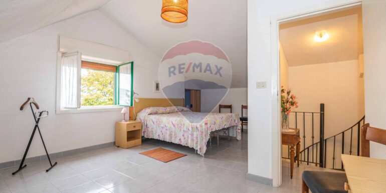 20251026213422-992752-13