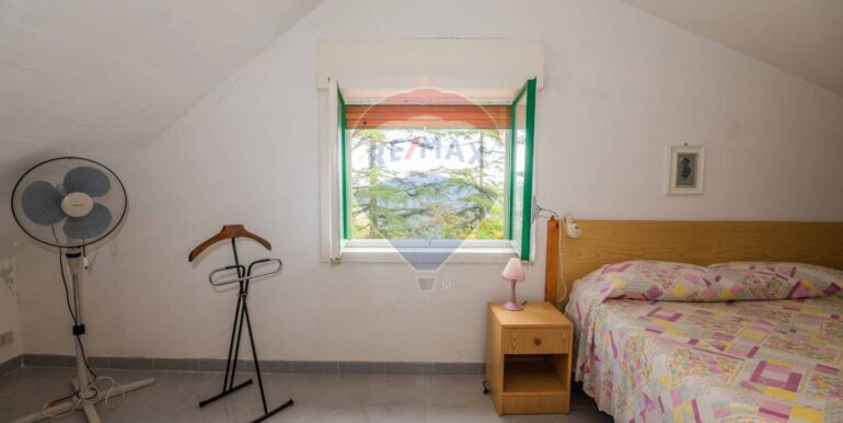 20251026213426-992752-14