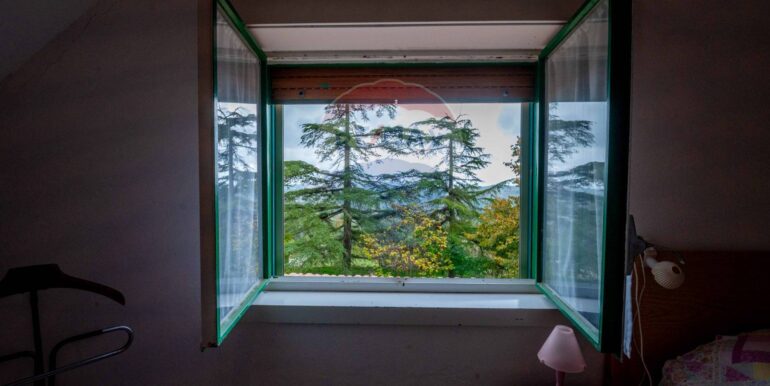 20251026213433-992752-16