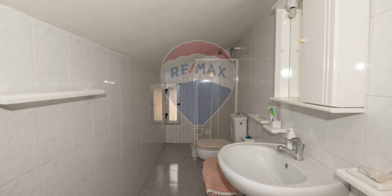 20251026213436-992752-17