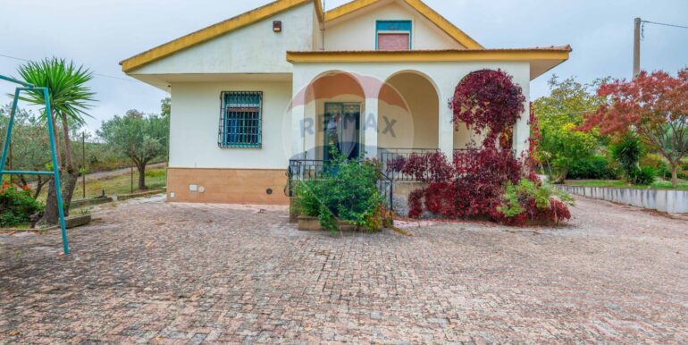 20251026213756-992752-68