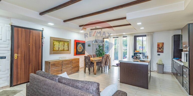 20251026214436-987469-5