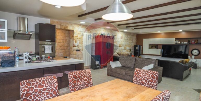 20251026214452-987469-9