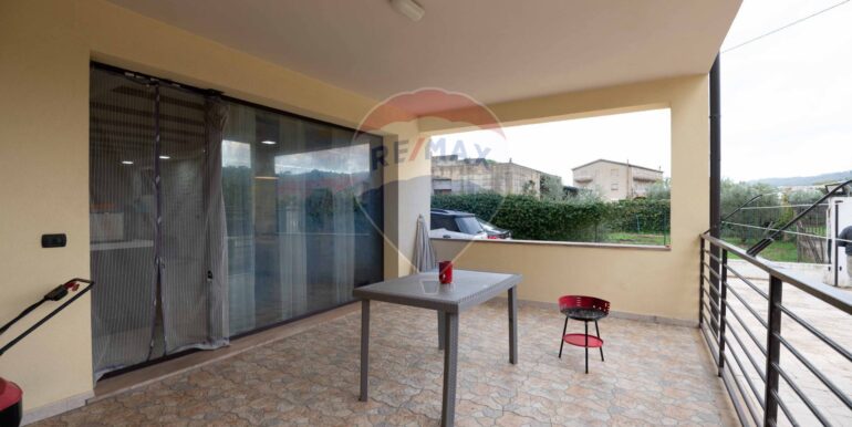 20251026214513-987469-14