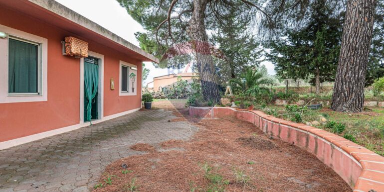 20251026215701-987093-8