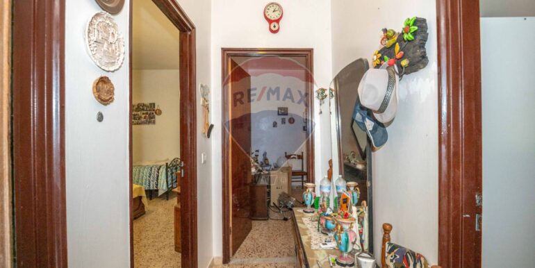 20251026215707-987093-9