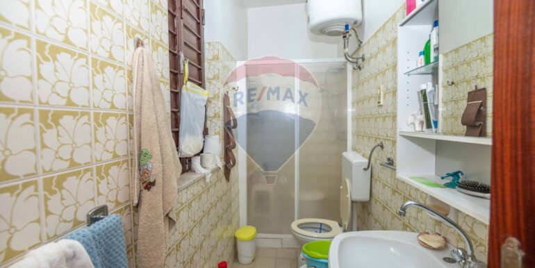 20251026215718-987093-12