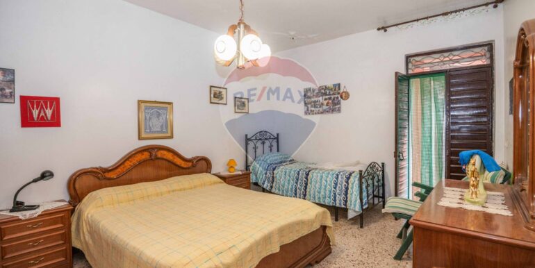 20251026215722-987093-13