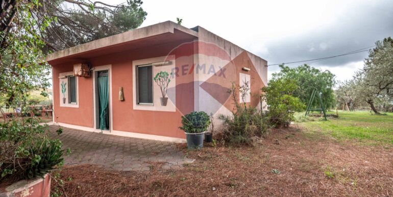 20251026215803-987093-22