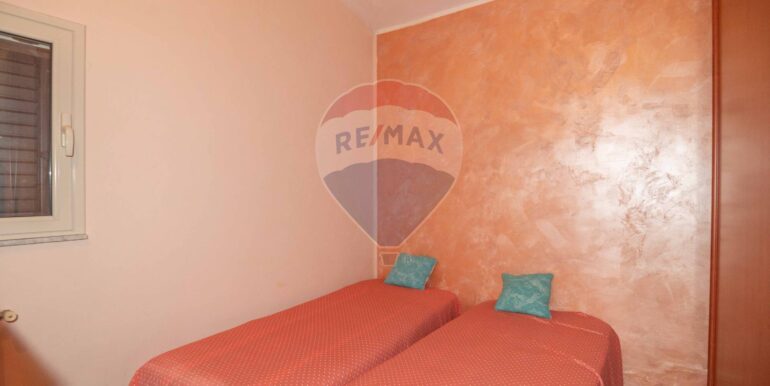 20251026220536-992962-22