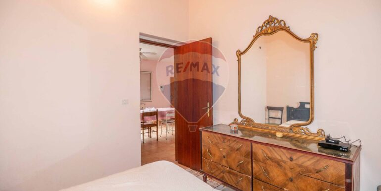 20251026220542-992962-24