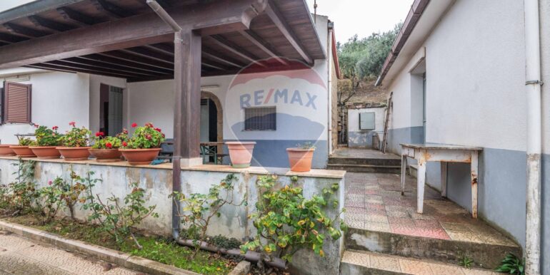 20251026220636-992962-39