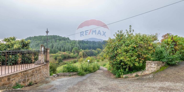 20251026221817-993030-5