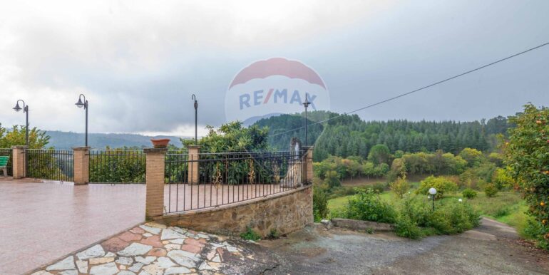 20251026221820-993030-6