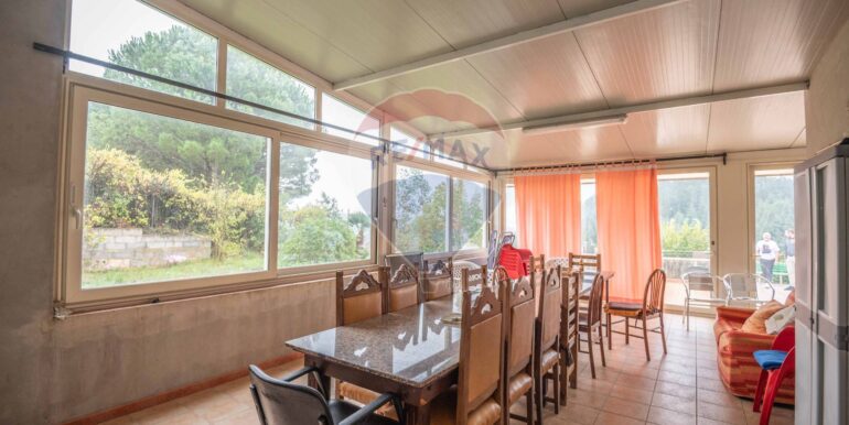 20251026221836-993030-11