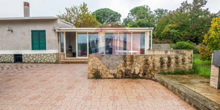 20251026221845-993030-14